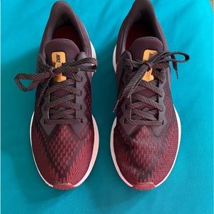 Women’s Nike Zoom running shoes. Size 6.5 Maroon Plum with gold swoosh. Like new